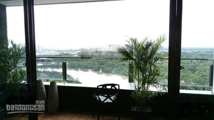 Cần bán căn hộ The Panorama, Quận 7 diện tích 147m2 view sông. Ban công phòng khách hướng Đông Nam