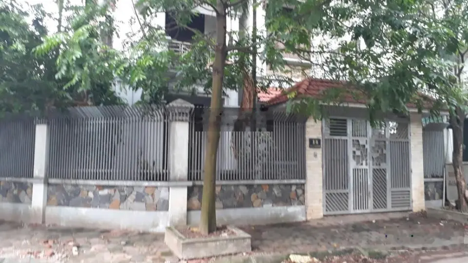 Chính chủ bán biệt thự Linh Đàm DT 235m2 x 3 tầng, MT 14m, 35 tỷ, đã hoàn thiện