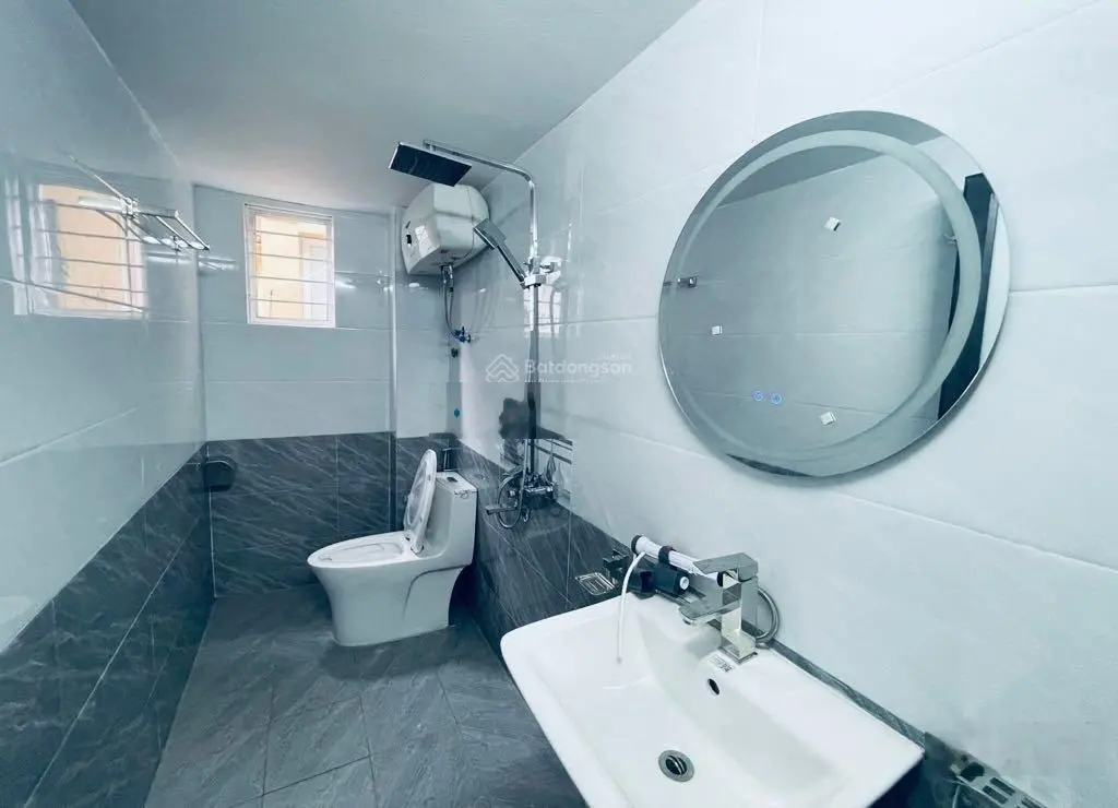Bán nhà Hoàng Mai, 43m2 - 6,49 tỷ, lô góc siêu thoáng, tặng full nội thất, 4 tầng đầy đủ công năng