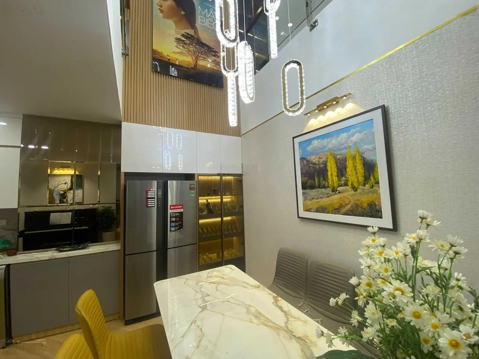 Chuyển nhà xuống biệt thự nên gia đình tôi đang cần bán căn hộ duplex DT 235m2, đầy đủ nội thất