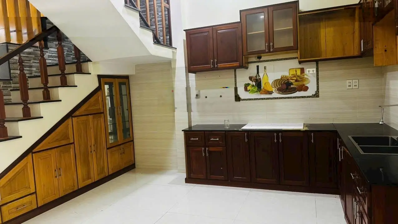 Bán nhà 2 MT, đường Trần Khát Chân, Vĩnh Hoà, DT 105m2, hướng Đông Bắc, đường 20m - giá 6,7 tỷ
