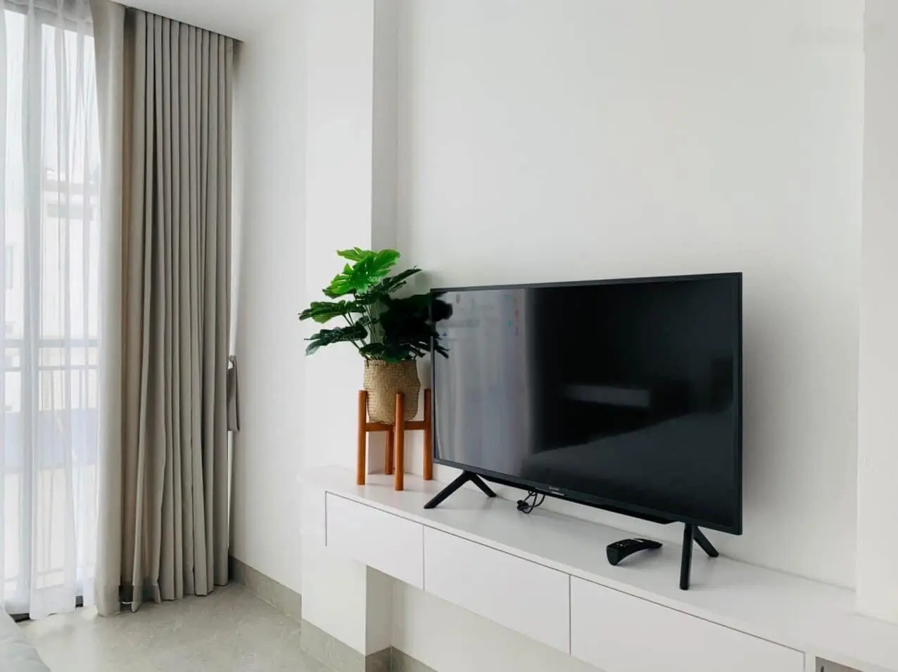 Siêu phẩm! Nhà Trịnh Công Sơn, Tây Hồ 100m2 - 8 tầng thang máy - ô tô - dòng tiền. Chỉ 28 tỷ