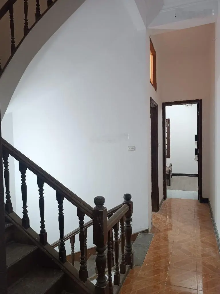 Bán nhà Phân lô phố Vương Thừa Vũ. 70m2. 4T. Ngõ thông ô tô vào nhà . Giá 14.8 tỷ