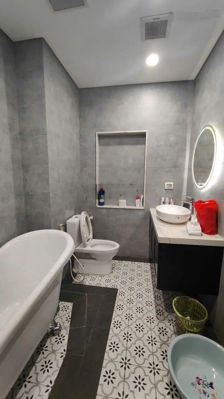 Nhà đẹp nhất phố Nguyễn Văn Huyên Tô Hiệu 61m2 gara ô tô, đường trải nhựa 10m 5 tầng nhỉnh 16 tỷ