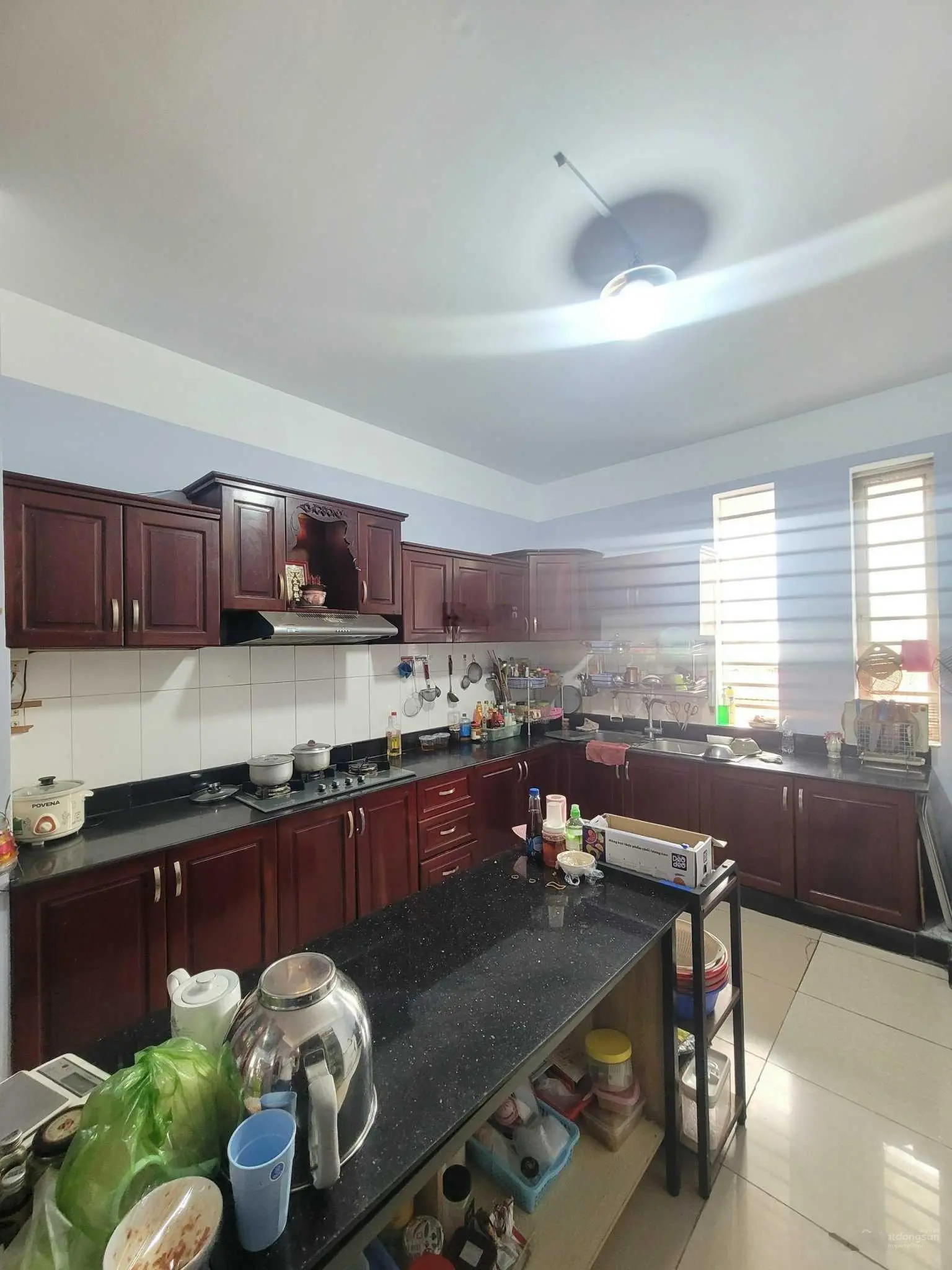 5ty800TL nhà DT lớn 217,7m2 (6,76x32) bán nhà 1 trệt 2 lầu KDC sau lưng chợ Nông Sản Đông Phú