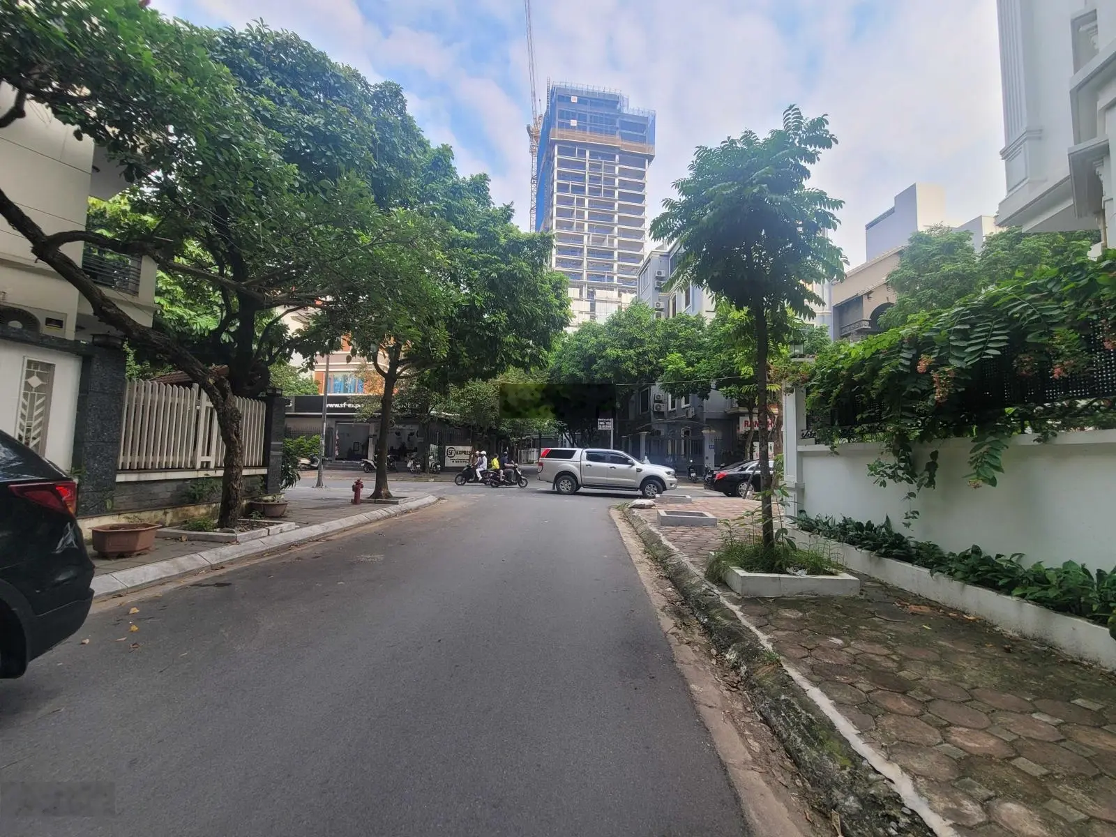 Siêu hiếm đẹp! Giá đầu tư, mặt tiền 16.8m, Trung Hòa Nhân Chính, ô tô tránh, vỉa hè, quận Cầu Giấy