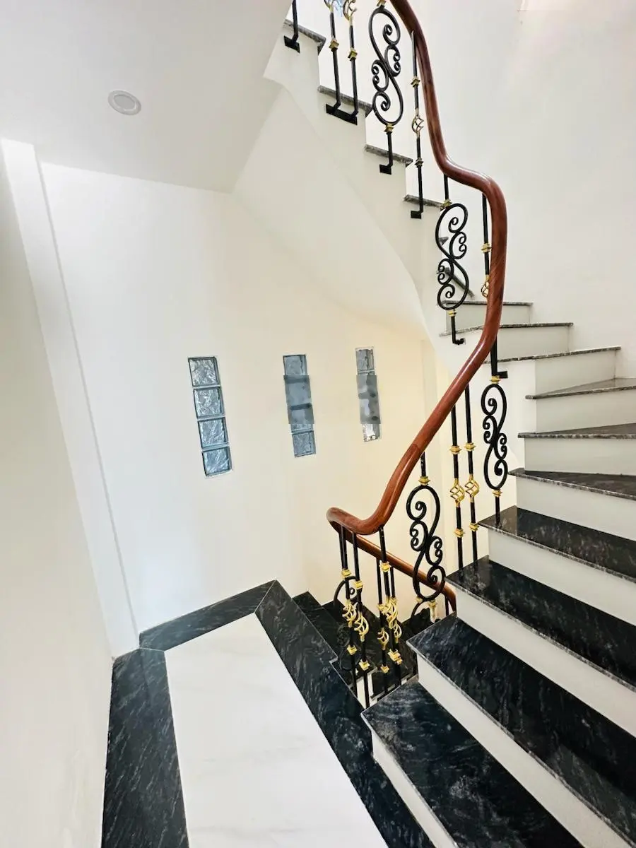 Cần bán nhà mới tinh ngõ 168 Kim Giang ngõ thông, 3 gác phi. Lh 0912002552