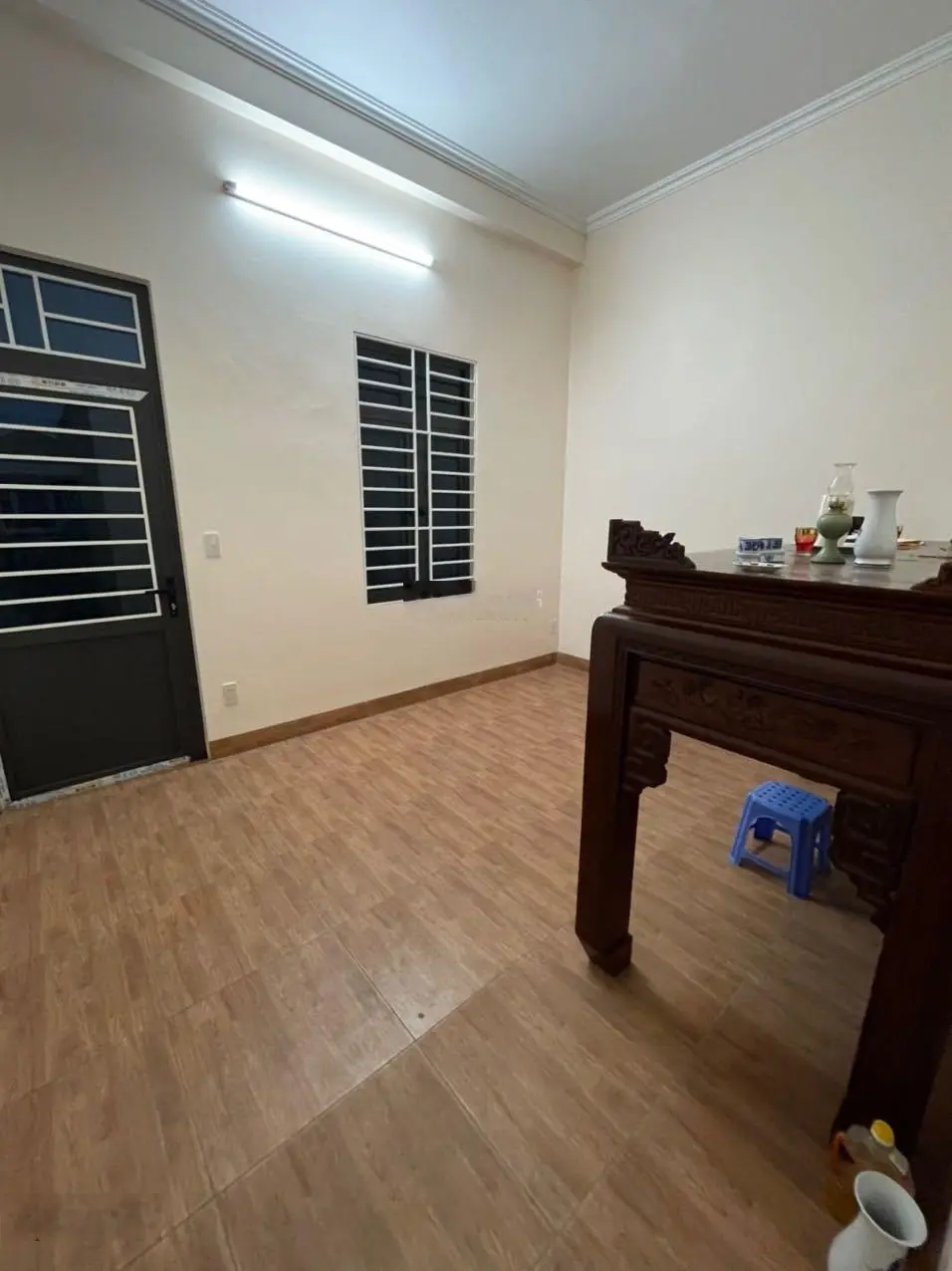 Bán căn nhà 3 tầng nhìn vườn cây xanh khu Vạn Lộc, Tứ Minh, Tp Hải Dương