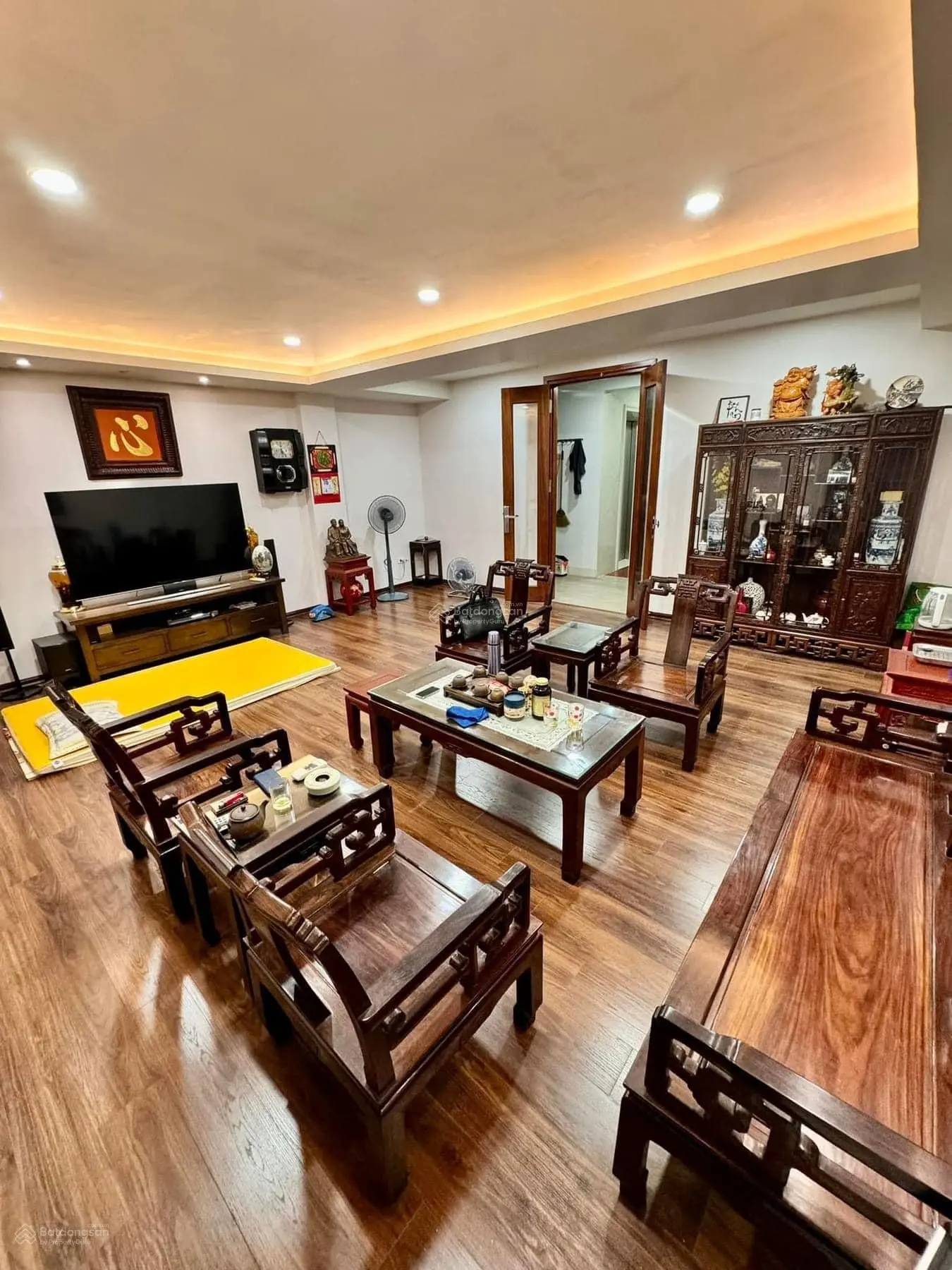 Bán nhà mặt phố Hào Nam - kinh doanh đỉnh - mặt tiền khủng 6m - 7 tầng thang máy - giá nhỉnh 20 tỷ