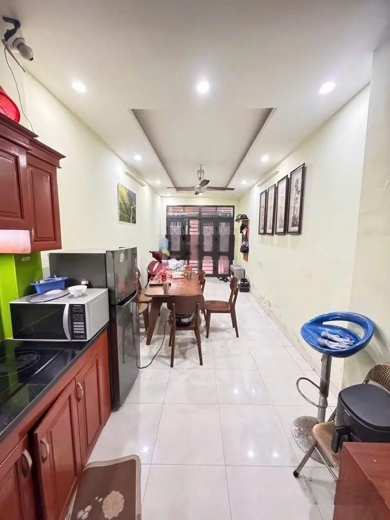 Bán nhà phố trạm 36m5tầng, ôtô đỗ cửa 5m ôtô tránh, full nội thầt- thông hồng tiến .