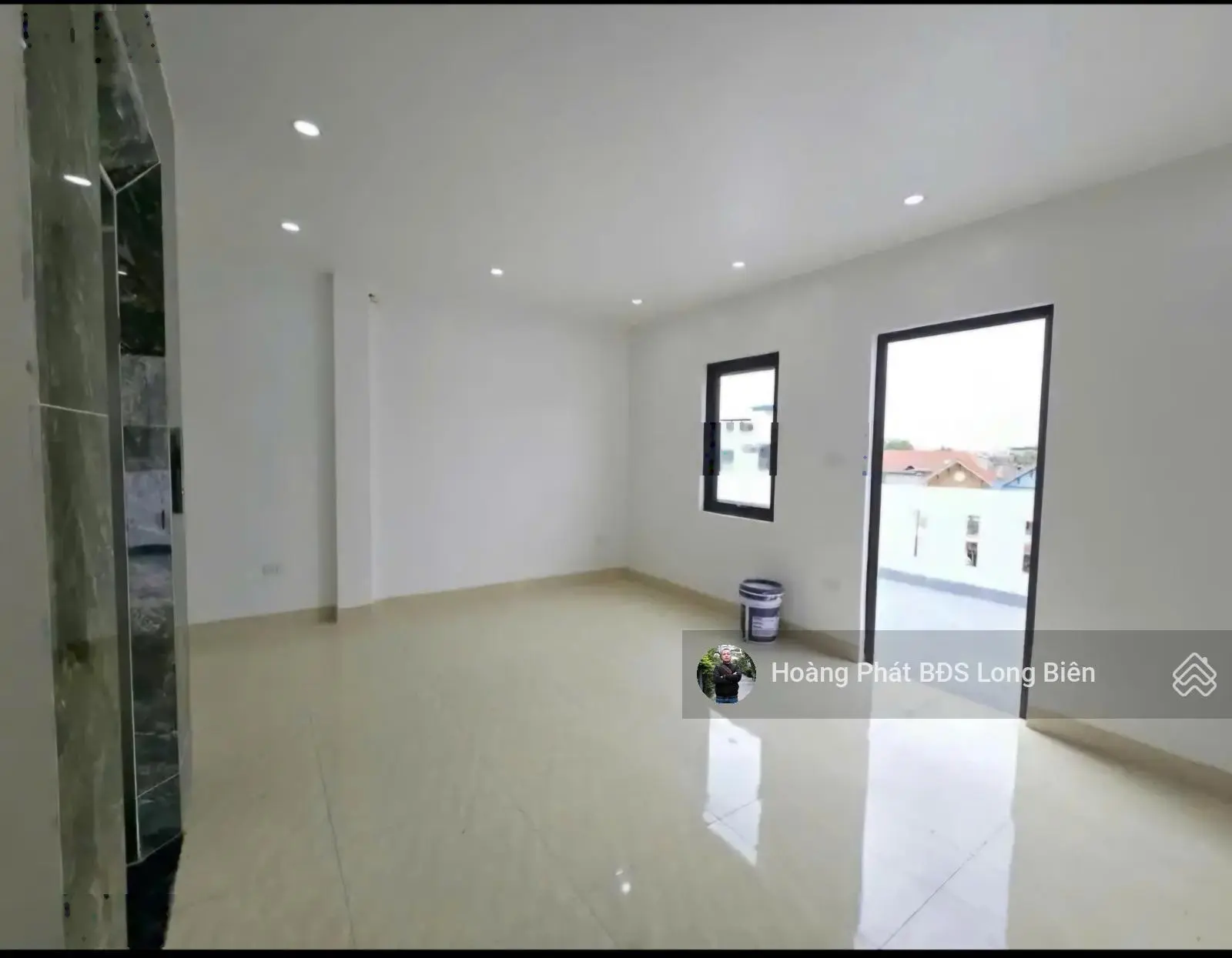 Bán Nhà Phố Đàm Quang Trung-Gần Siêu thị Aeon Long Biên. Lô Góc- Thang Máy. 40m x 6T. Lh 0965858116