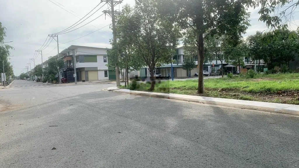 tôi cần bán 115m full thổ cư đường nhựa 16m full thổ cư sát KCN