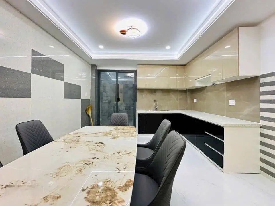 Bán nhà, Đ. Hoa Phượng Phường 2 Phú Nhuận, giá 3Tỷ390, DT 80m2, sổ riêng, LH 0896 465 ***