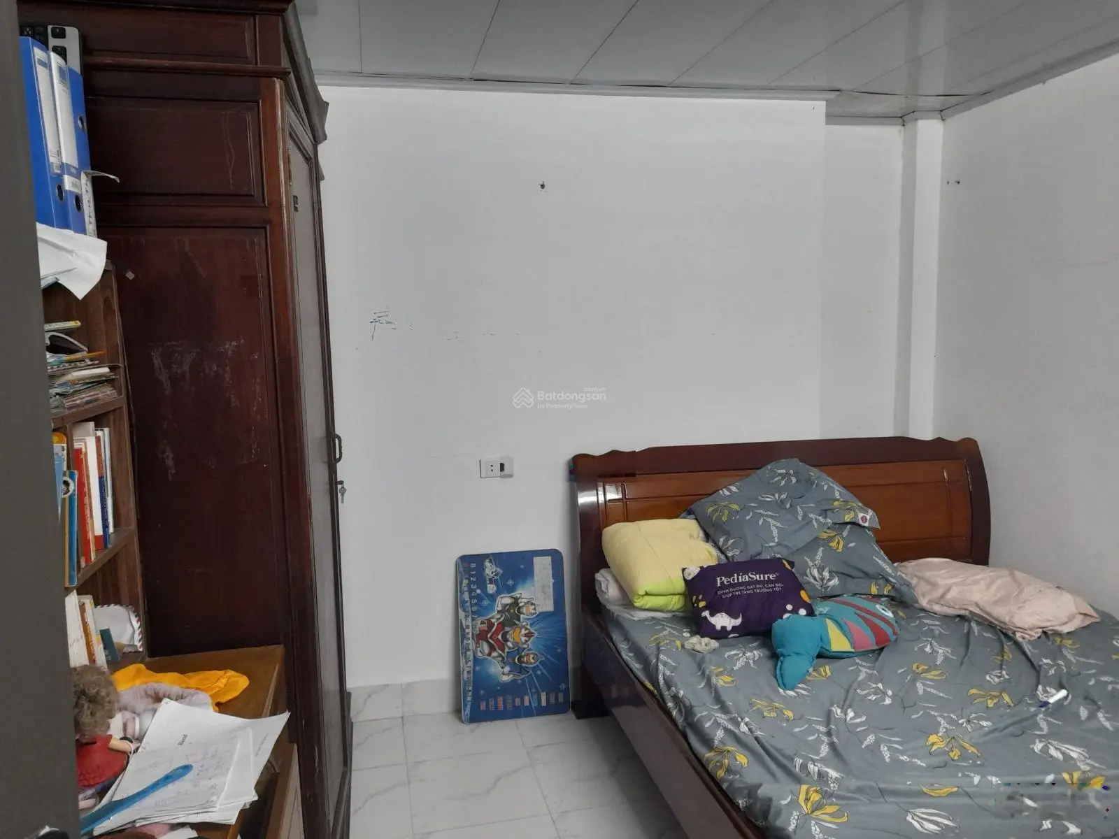 Tôi cần bán nhà đường Phú Diễn,dt 37m2, mt 4.8m vuông đẹp, giá 3.65 tỷ,ngách thông gần trường, chợ