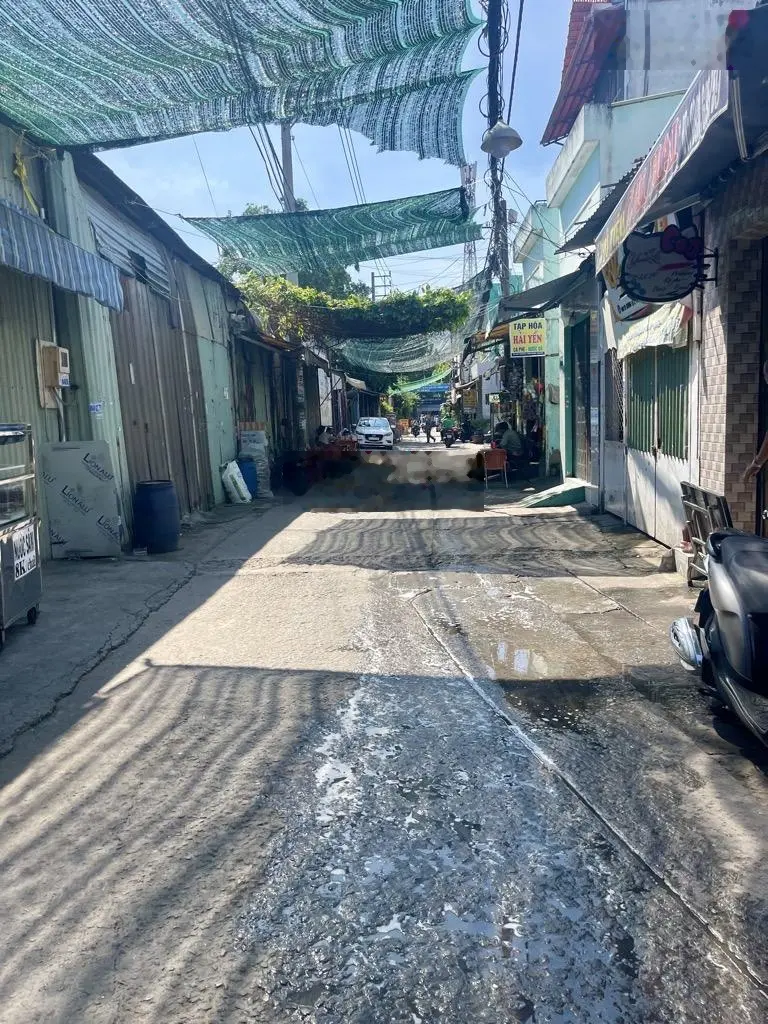 Hot bán gấp nhà riêng Hương lộ 2, Bình Tân 42m2, 3 tầng 3PN hẻm xe hơi ngay ngã tư 4 Xã, chỉ 3 x tỷ