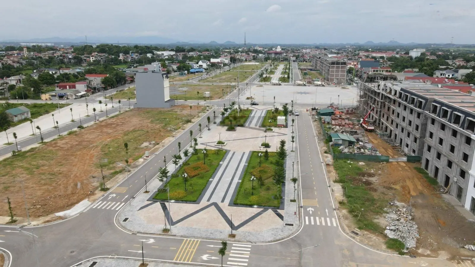 Mở bán đất nền trung tâm thành phố, sang tên sổ không ép thời gian xây dựng chỉ từ 15tr/m2
