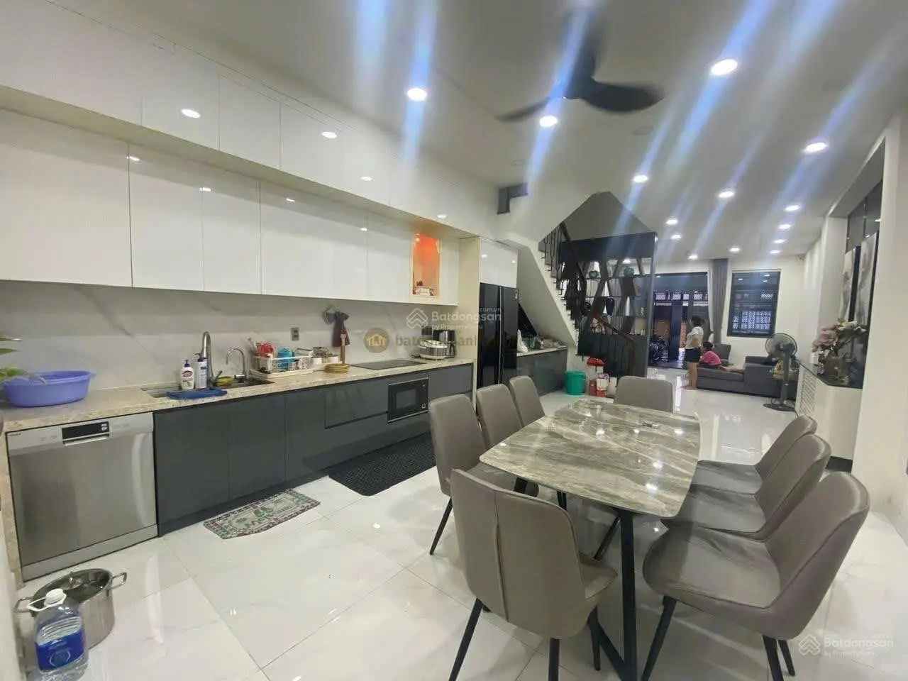 Ngộp bank. Bán nhanh BT 8x20 (160m2) nhà đẹp hiện đại, ĐNam tặng toàn bộ nội thất cao cấp chỉ 30 tỷ