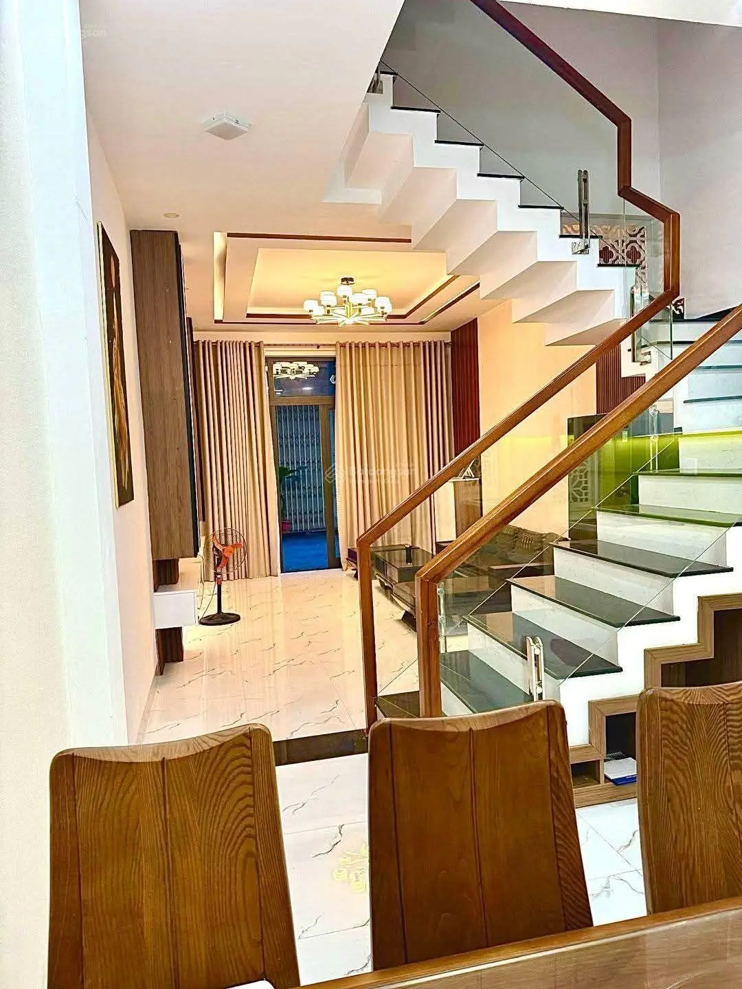 Bán gấp nhà 4 tầng đẹp không góc chết điện biên phủ ngay trung tâm tp đà nẵng!