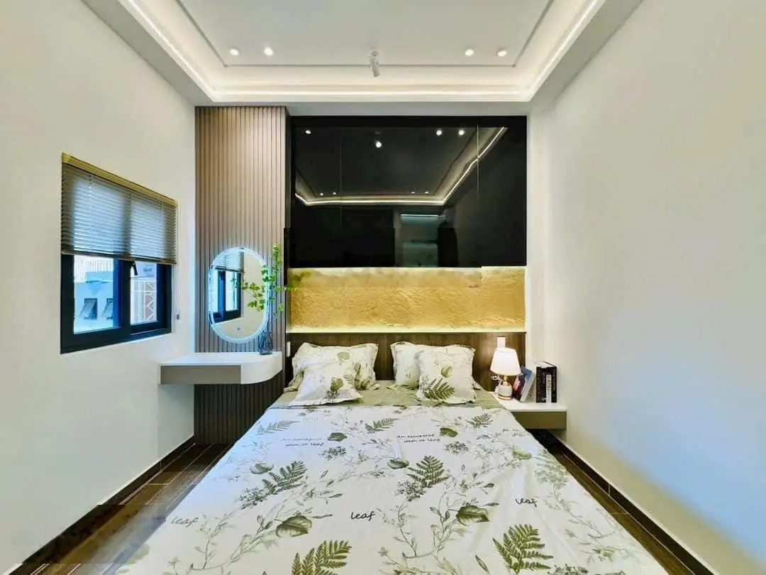 Nhà Lạc Long Quân , p5, quận 11. Giá 2,32 tỷ. SHR, pháp lí chuẩn.