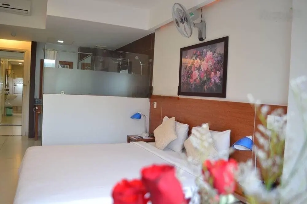Khách sạn 5 tầng 1 lửng, 18 phòng ngay khu phố du lịch nguyễn văn thoại, dòng tiền 80 triệu/ tháng