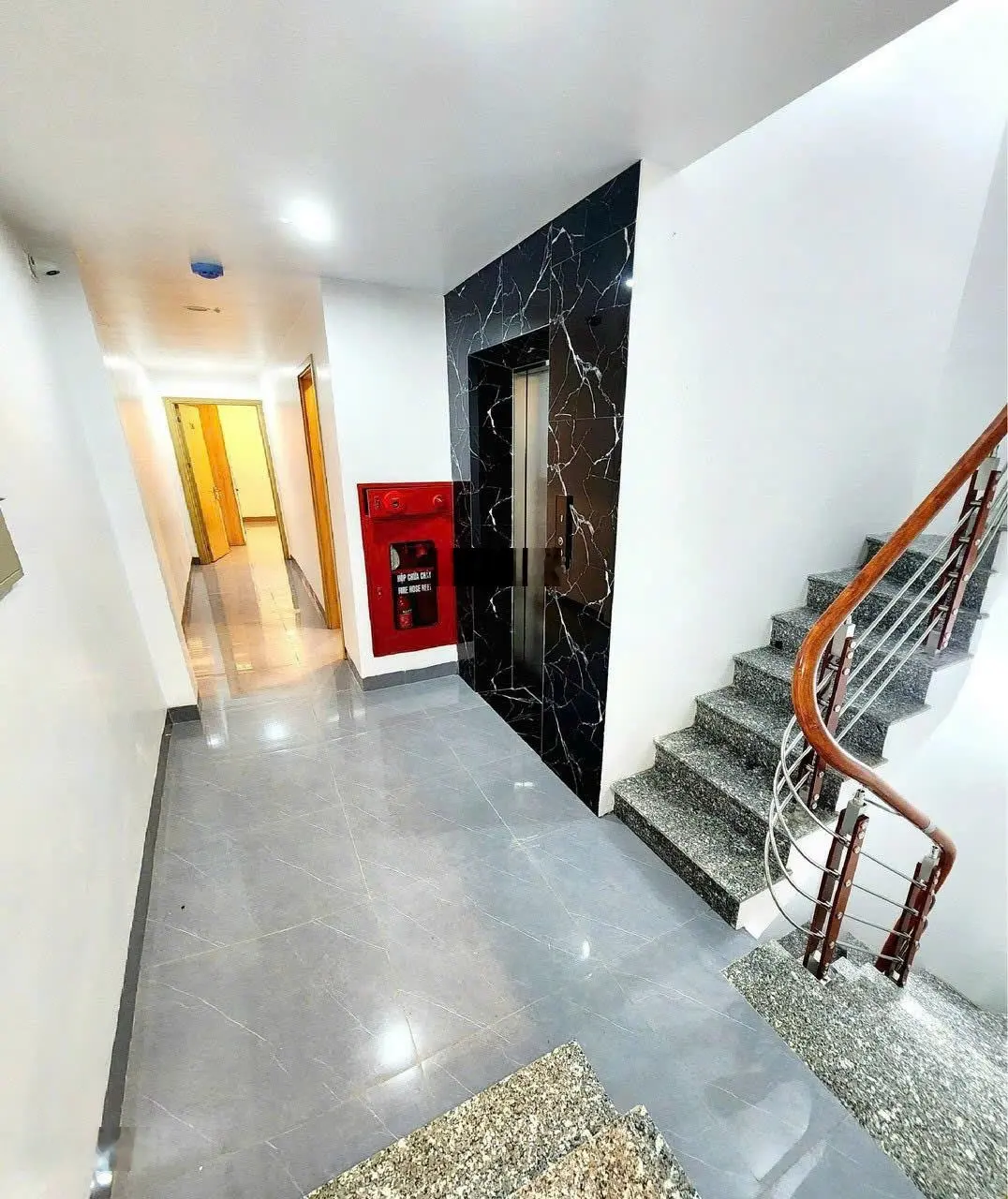 Cực hiếm! Tòa CHDV Yên Hoà, lô góc, 64m2*6T, 13 phòng KK, đủ PCCC, ô tô, gần phố, dòng tiền 6%/năm