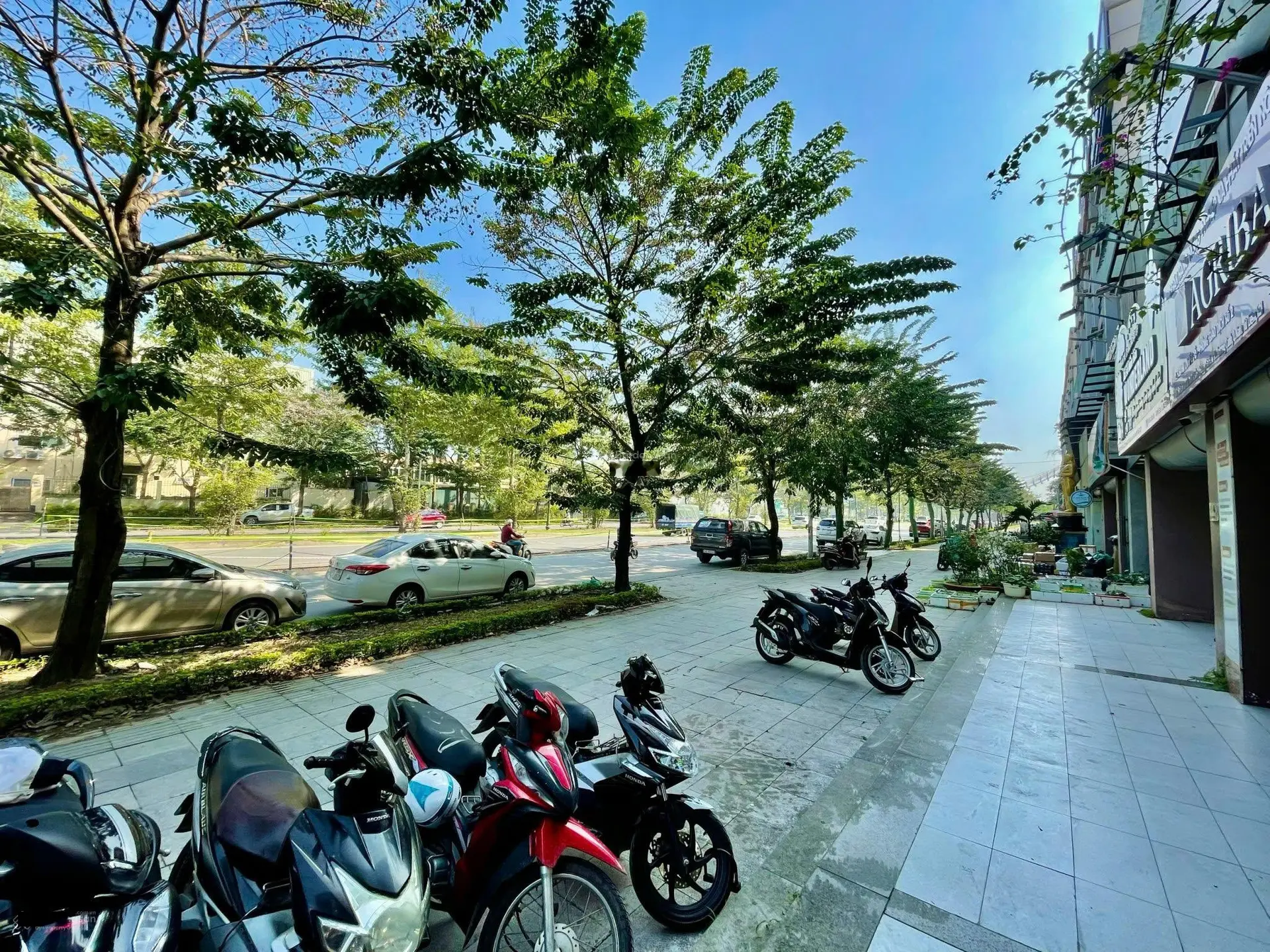 Bán nhà biệt thự mặt phố 2 mặt tiền Trịnh Văn Bô - dự án Xuân Phương Garden