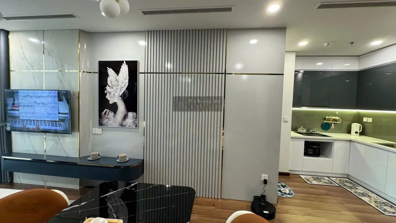 Bán gấp căn hộ 124m2 4pn,3wc nhà full nội thất chung cư CT8 the emerald mỹ đình LH: 0394 321 ***