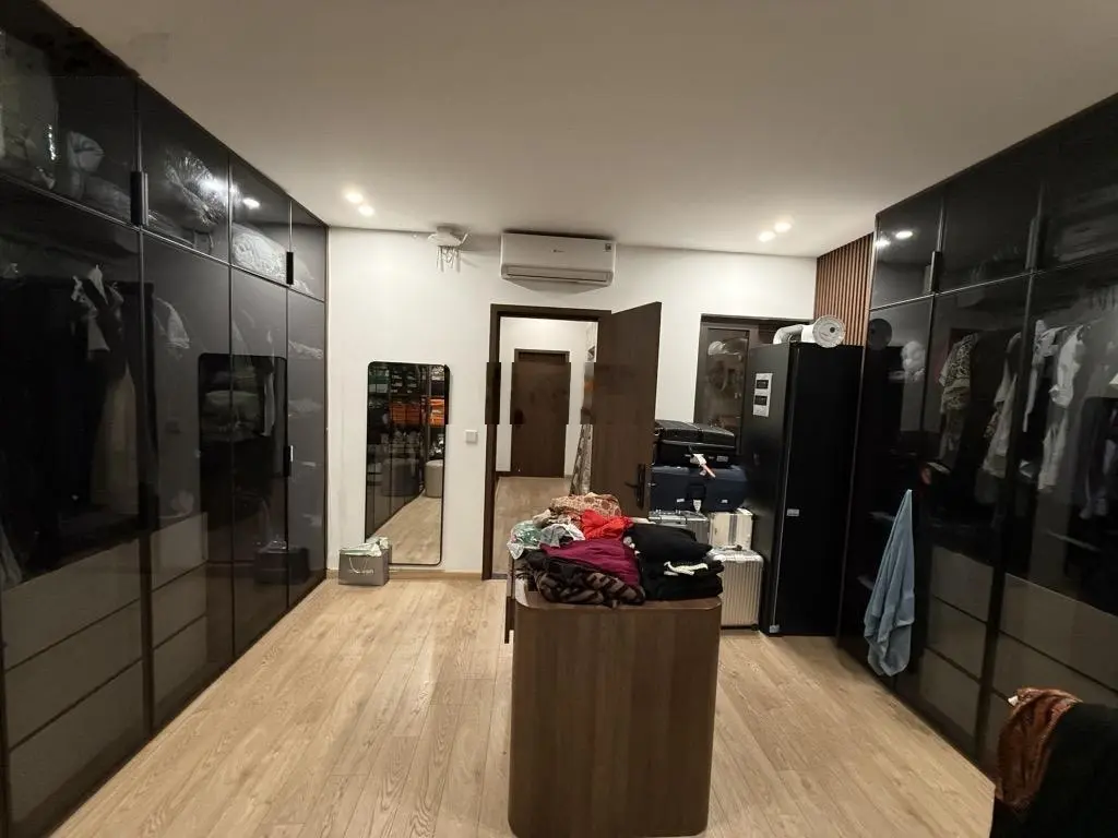 Siêu phẩm tư đình - phân lô cán bộ vip - thang máy - gara - nội thất tiền tỷ tư đình