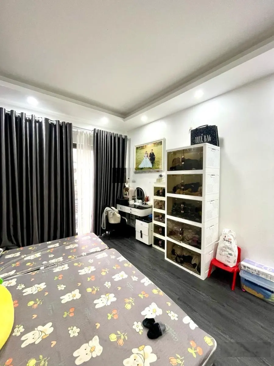 Bán nhà Nguyễn Khang, Yên Hoà, 42m x 4T, MT 4.2m, ngõ nông, gần phố, 2 thoáng vĩnh viễn