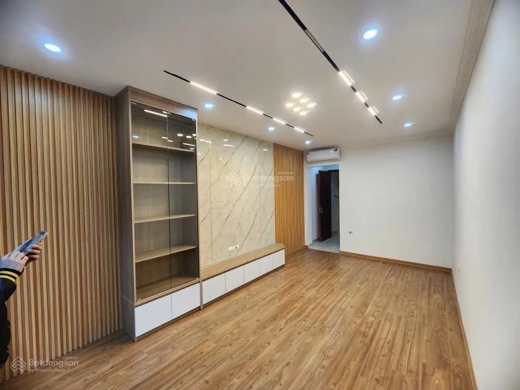 Bán nhanh nhà 6 tầng thang máy, xuân phương, ngõ thông ô tô 7 chỗ qua cửa