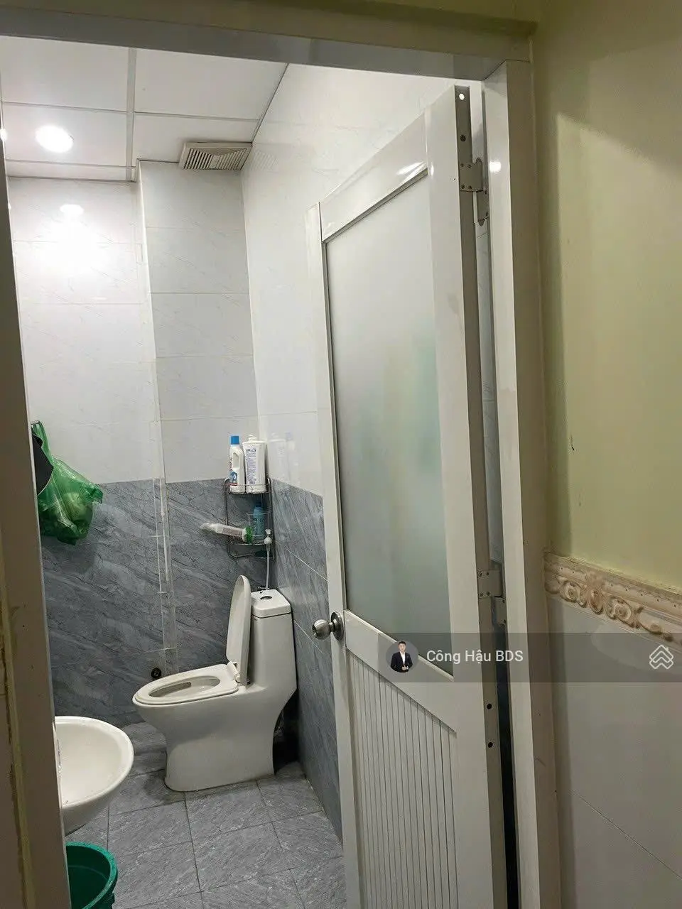 Nhà Trệt- 2 Lầu Gần Ngã Ba Cây Điệp. Tp. Dĩ An. DT: 166M2. Gồm 4 PN- 3WC. Giá: 3.35 Tỷ TL