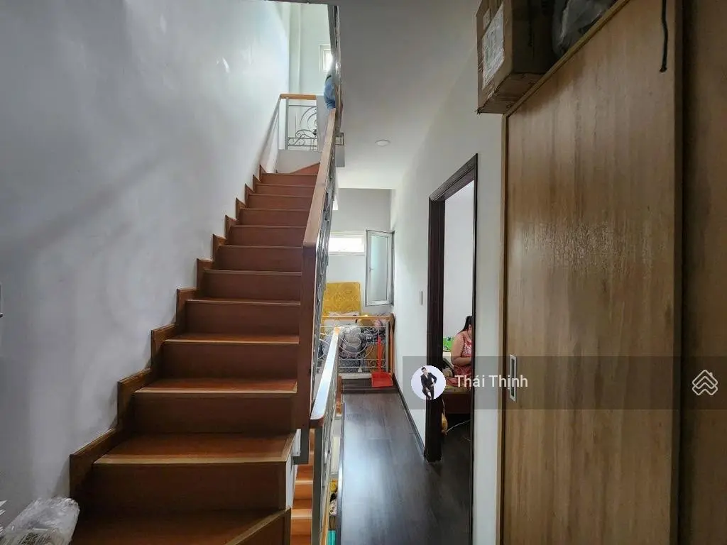 Mặt tiền đường nhựa quận 4 nhà 5 tầng 4pn chỉ 10 .x tỷ chuản pháp lý hoàn công không quy hoạch
