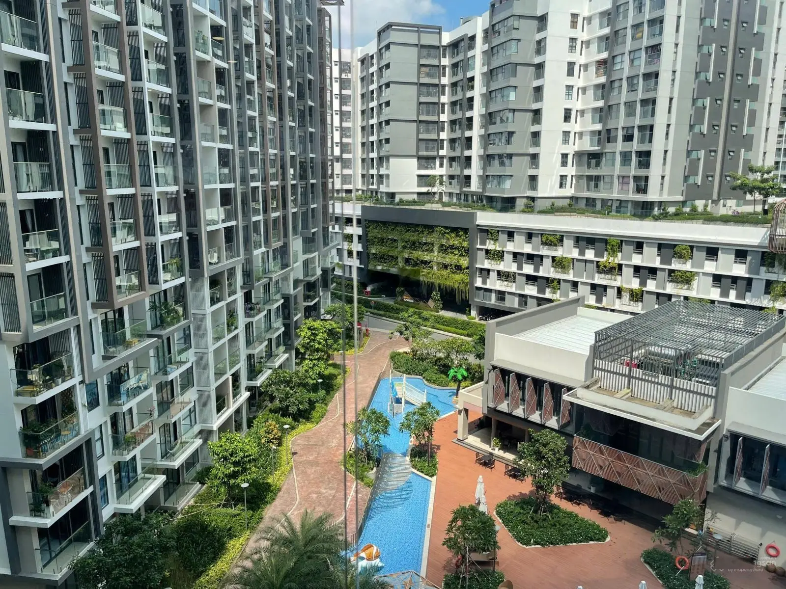 Bán căn 2PN 96m2 Diamond Brilliant, view hồ bơi clubhouse, giá 5.6 tỷ bao hết, NTCB, tầng đẹp