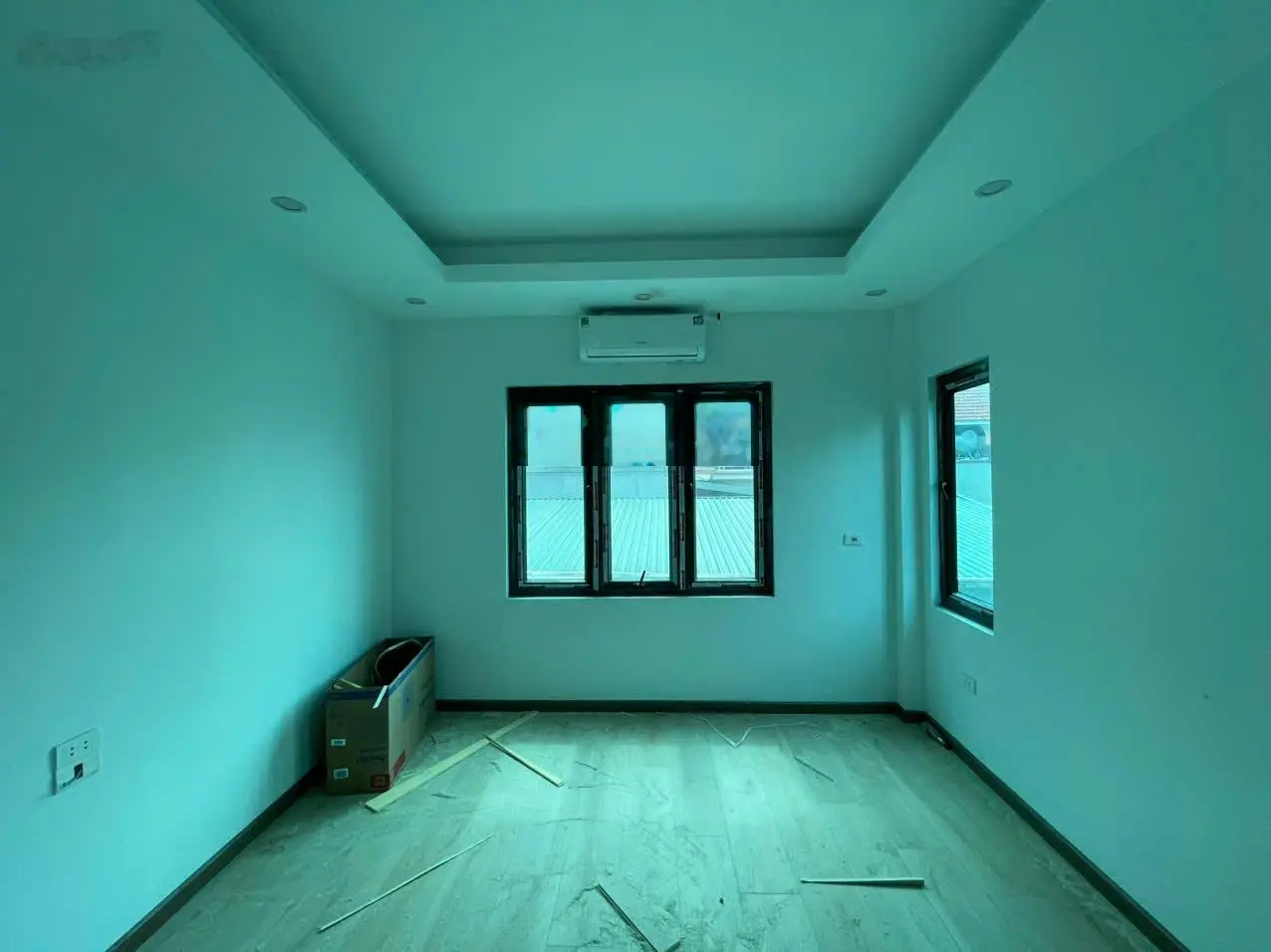 Bán nhà lô góc 2 mặt thoáng mặt tiền rộng hiếm có hà đông 42m x 4 tầng chỉ việc ở ngay