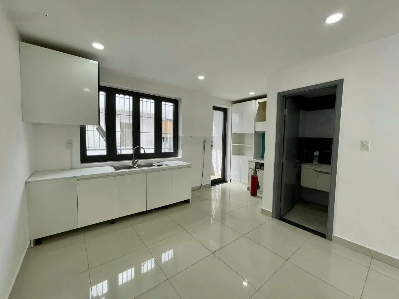 Bán nhà phố 4 tầng mới và đẹp Jamona City Đào Trí, 5x18, kề sông SG, đường 20m, 16.5 tỷ. 0903053669