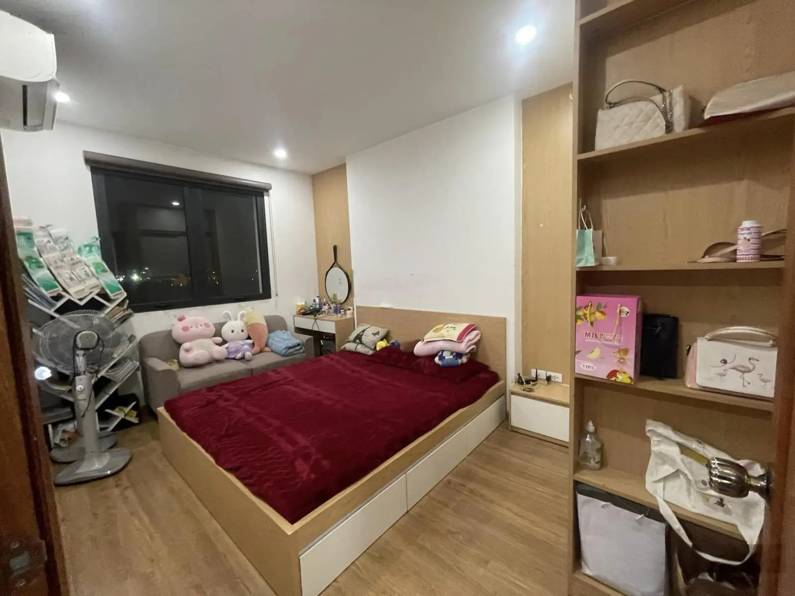 Bán căn hộ chung cư cao cấp isris garden nam từ liêm 60m2- giá 4,7 tỷ- view svd mỹ đình