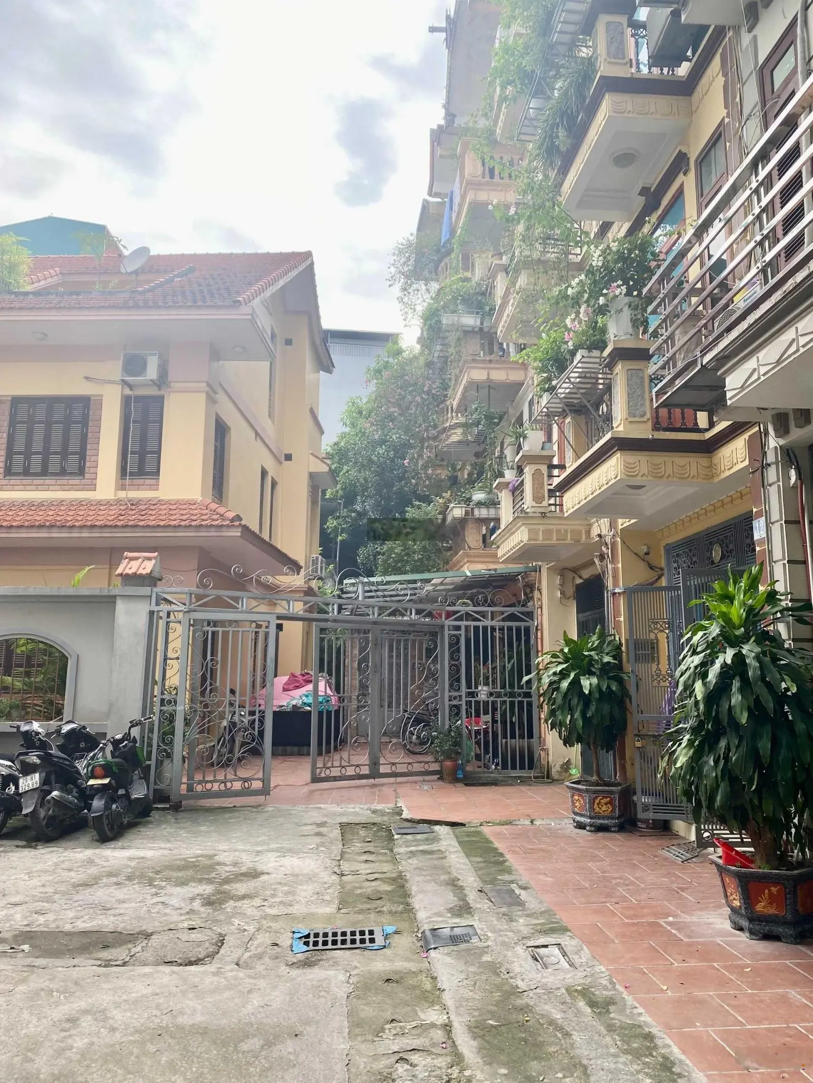 Cần bán nhà 42m2, MT 3,3m, 4 tầng, ngõ Vũ Tông Phan, phân lô ô tô tránh, cho thuê 17tr/th, 8,5 tỷ