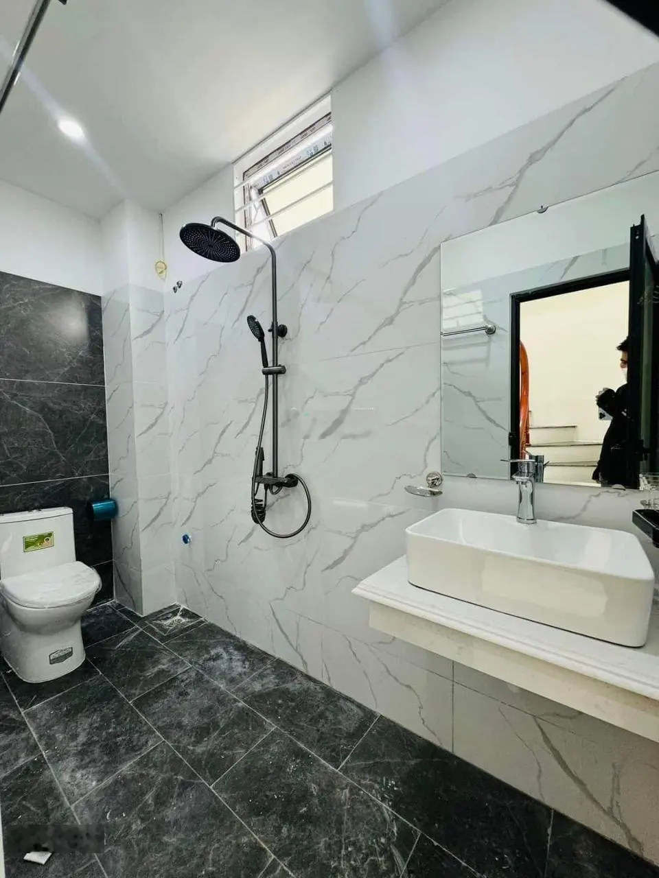 Bán căn 47m2x3T, ô tô đỗ, sân trước sau, gần chợ Đông La, 7 phút ra Penika Tố Hữu