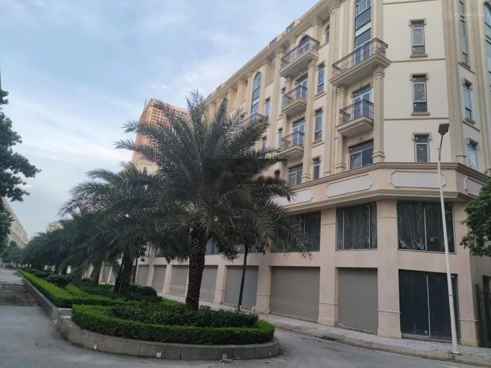 Chính chủ cần bán Him Lam Vạn Phúc Khu B giá nhỉnh 27 tỷ vị trí đẹp. LH: 0963 689 ***