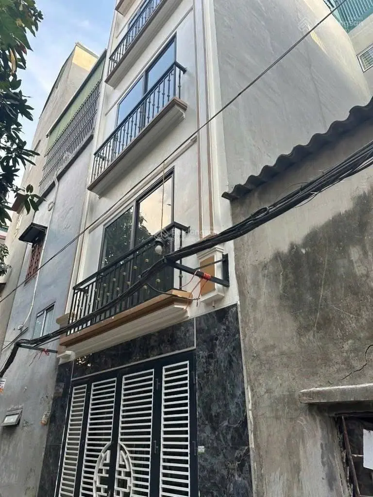 Bán nhà riêng tại Lĩnh Nam, 7,68 tỷ, 33m2, 4PN, 4WC, 6 tầng, pháp lý đầy đủ