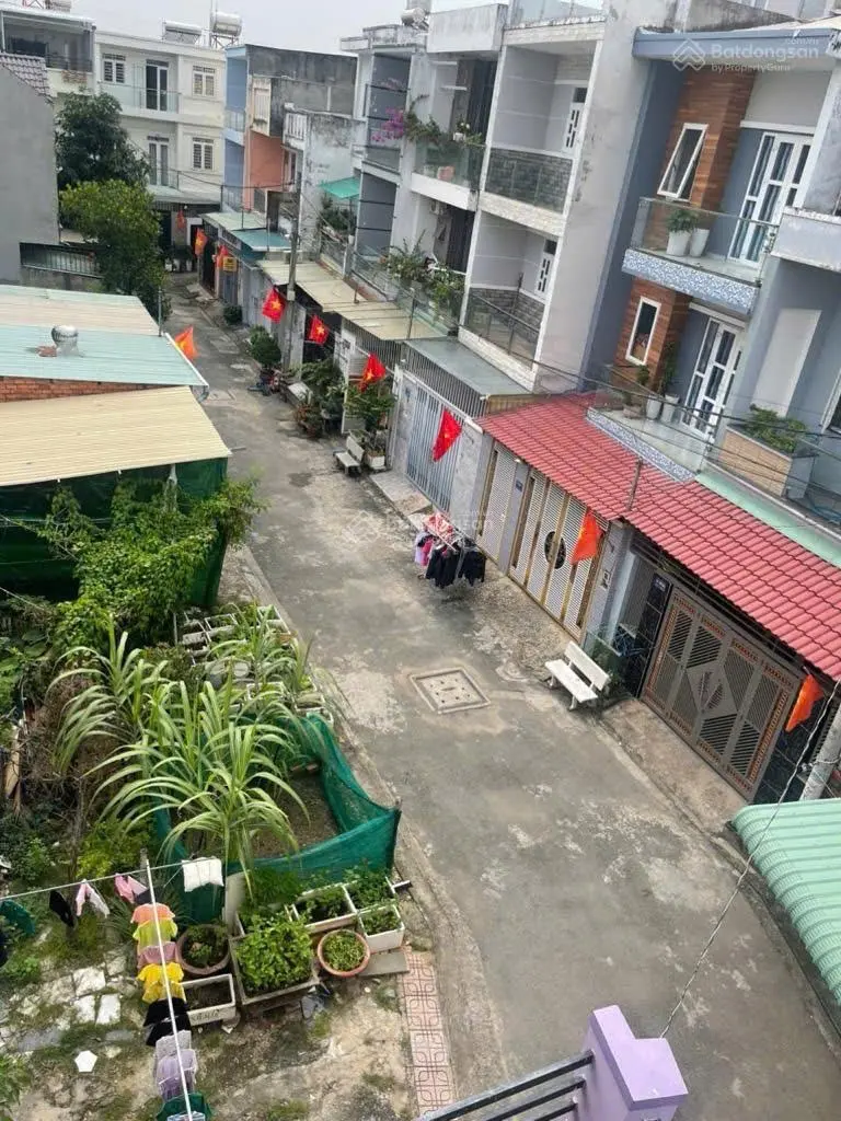 Nhà 3 tầng, hẻm xe hơi đường Gò Cát, P. Phú Hữu Quận 9 giá 4,95 tỷ/53m2