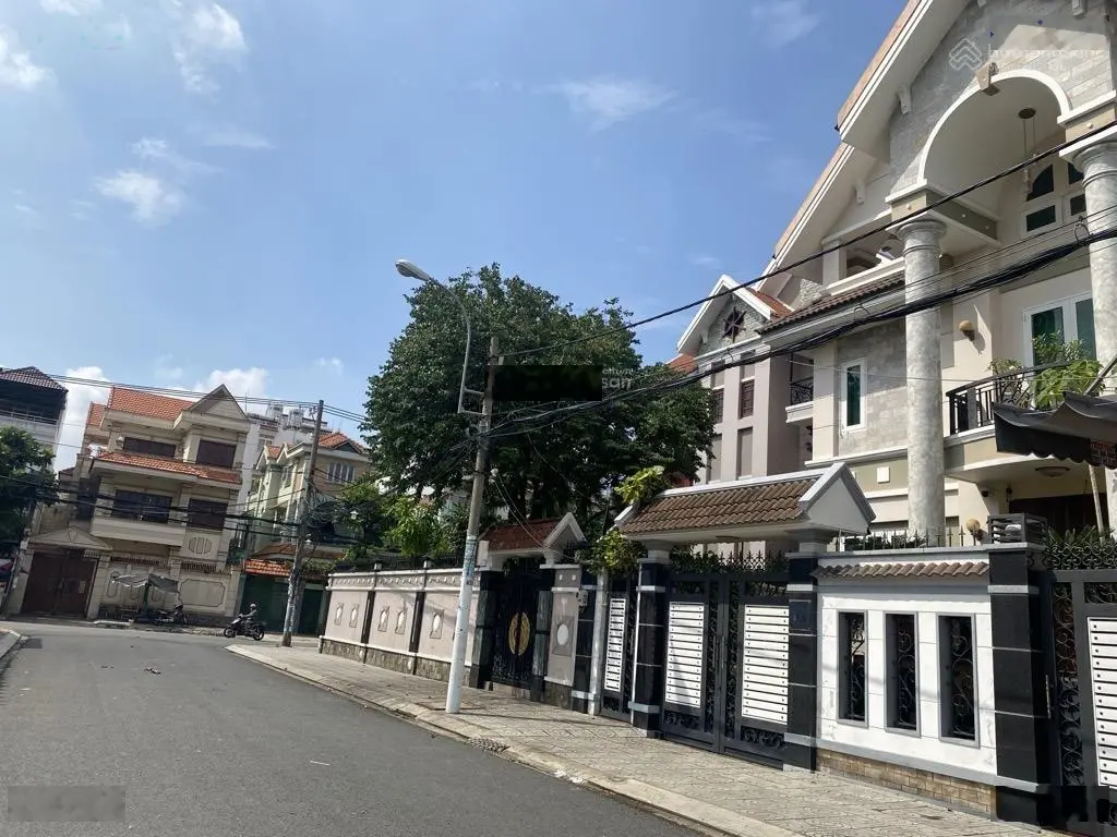Hàng hiếm- Góc 2 mặt tiền- Đất khu VIP Tên Lửa- 200m2-10*20- full thổ- Sổ hồng riêng- Giá 23 tỷ TL