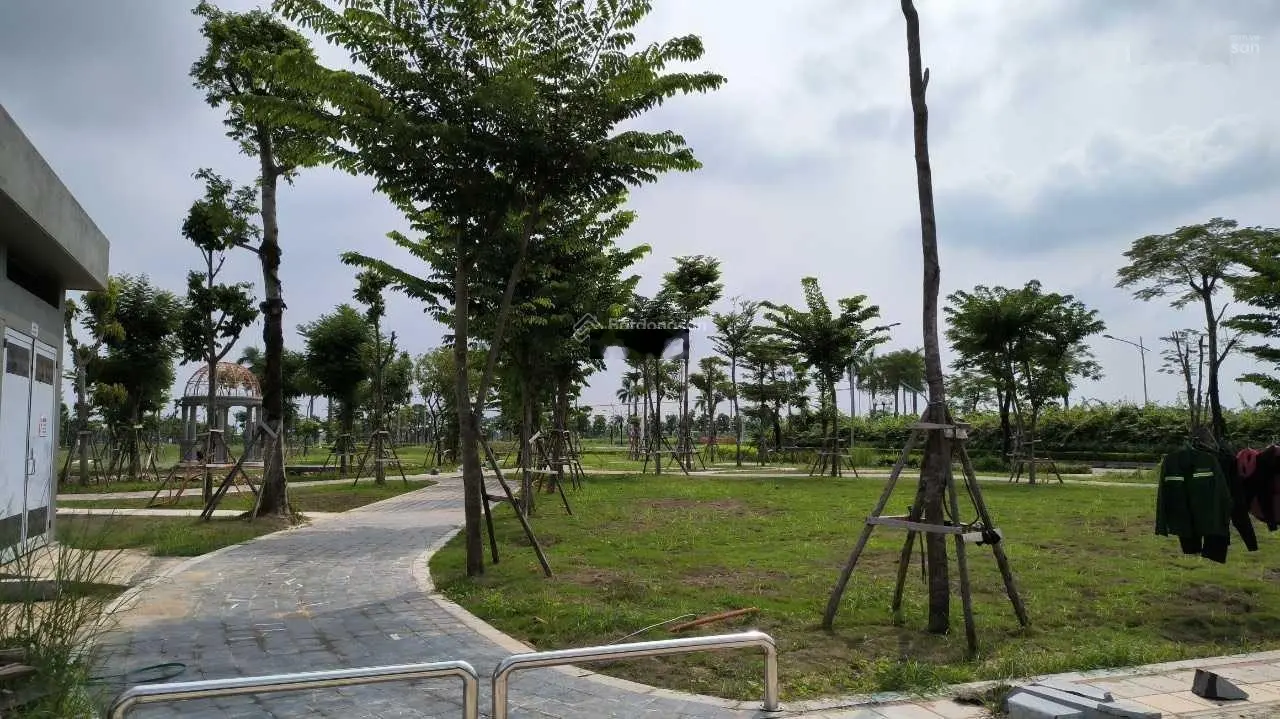 Chính chủ cần bán căn LK view công viên - giá thỏa thuận