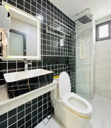 Nhà chính chủ, sổ hồng riêng, DT 40m2 ,kết cấu BTCT 2phòng ngủ wc riêng, đường 8m thông thoáng