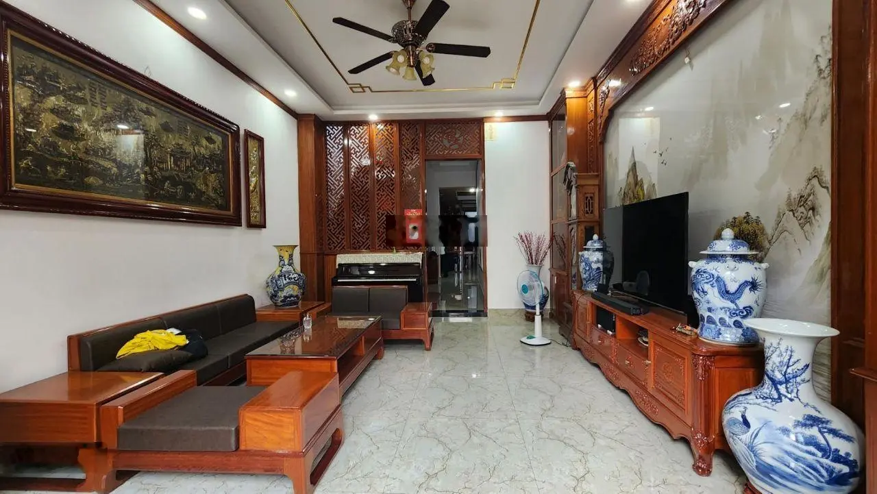 Nhà đẹp 3 tầng 146m2(6,5x21m) Đường 12m ngay chợ đêm Linh Trung 2, Bình Chiểu Thủ Đức; 4PN rẻ 8,2tỷ