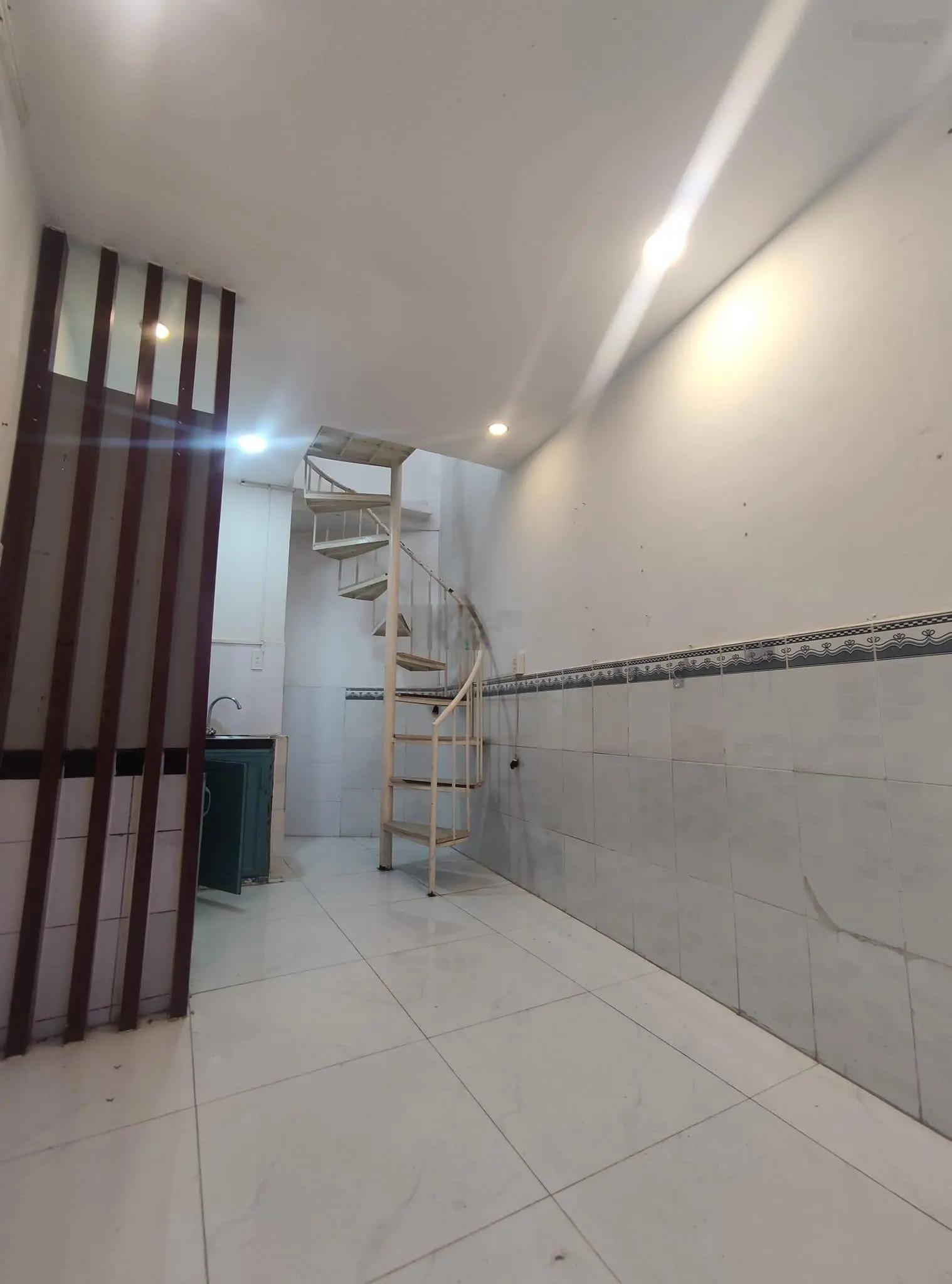 Nhà nhỏ Nguyễn Văn Trỗi - Phú Nhuận - DTSD 28m2 - 2 tầng - 2.x tỷ