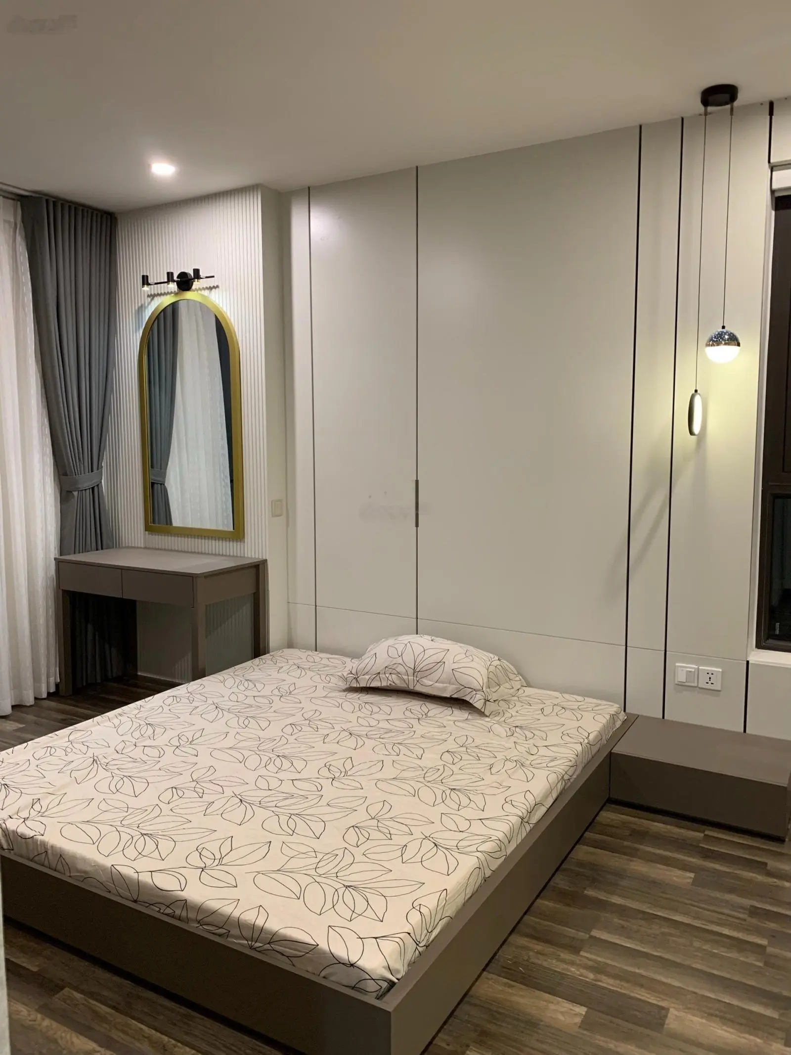 BÁN CĂN HỘ XI GRAND COURT , QUẬN 10 , DT : 110M2 , 3PN, 3WC . GIÁ 8TY, Có Sổ .Lh: 0907 909 *** Hùng