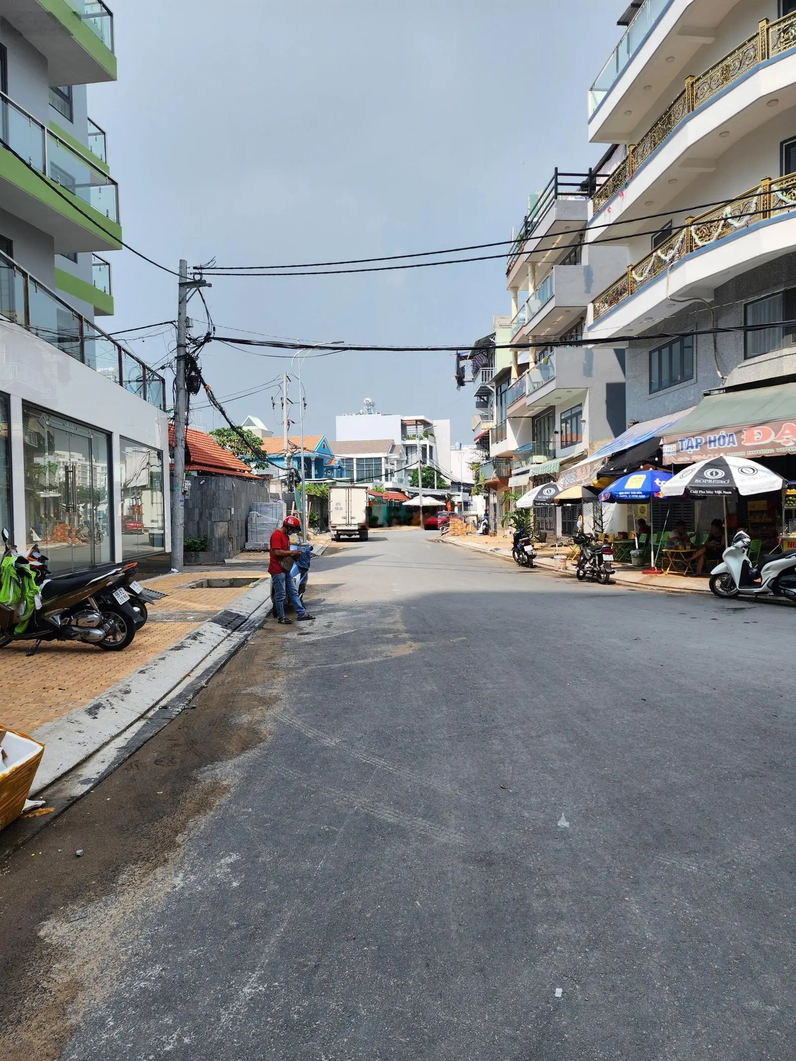 Bán nhà mặt tiền kinh doanh ngay khu sầm uất tên lửa dt 96m2 chỉ hơn 11 tỷ chúc