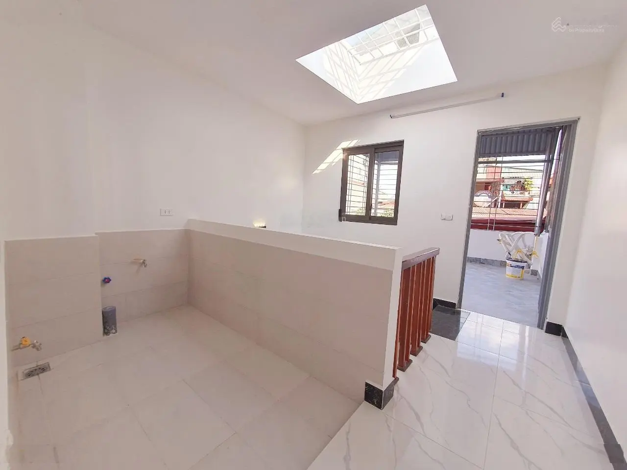 5.68 tỷ - 30m2 - 5 tầng mới - Đại La - HBT - HN