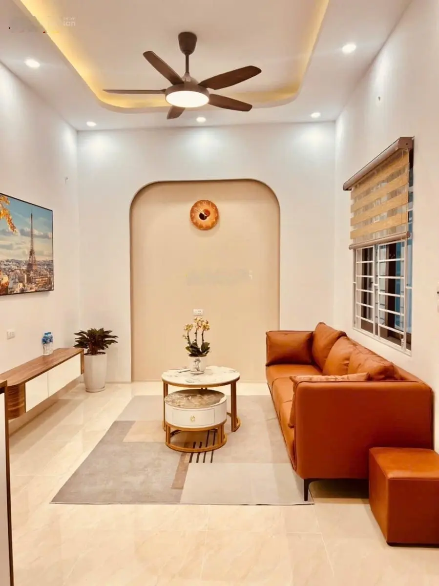 Nhà đẹp ở ngay Trần Khát Chân - ô tô đỗ cửa cách 20m - full đồ - dtsd 30m2 - mt 6m - sổ đỏ cất két